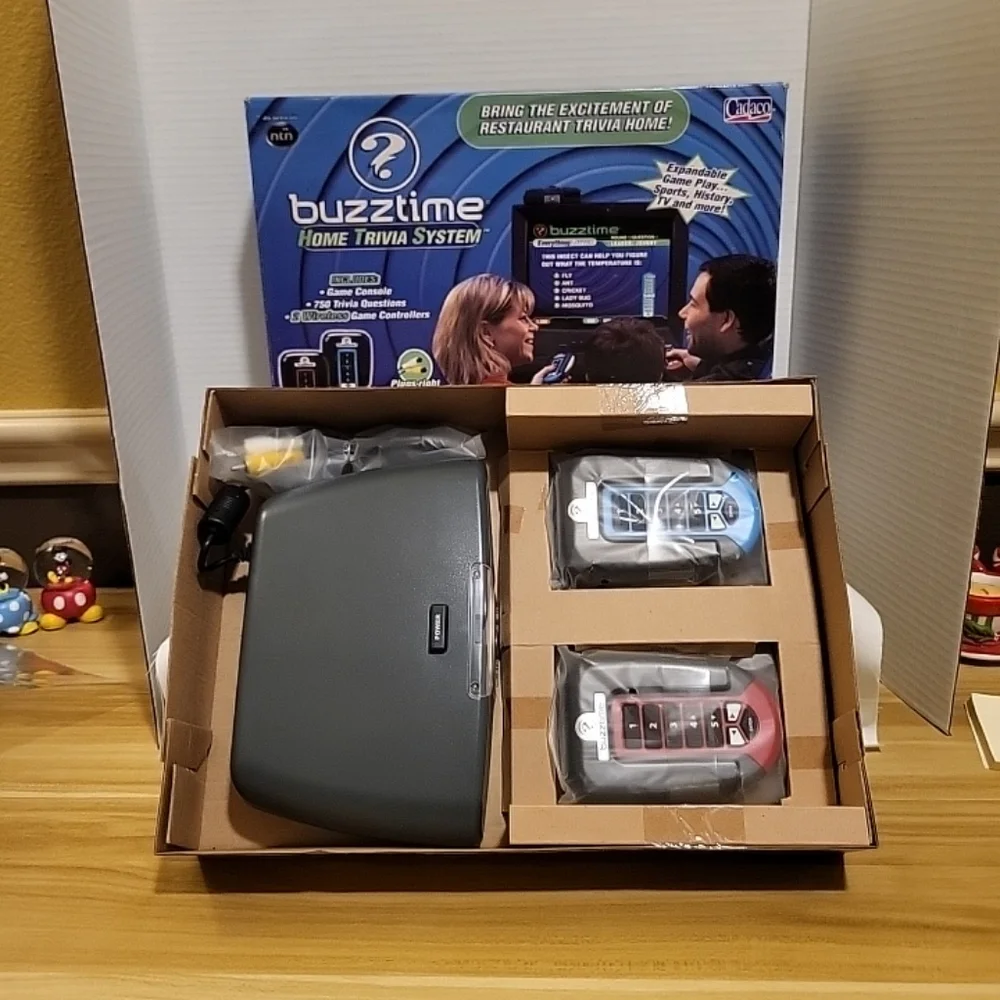 Vintage New Cadaco Buzztime Home Trivia System With Game Console & 2 Controllers